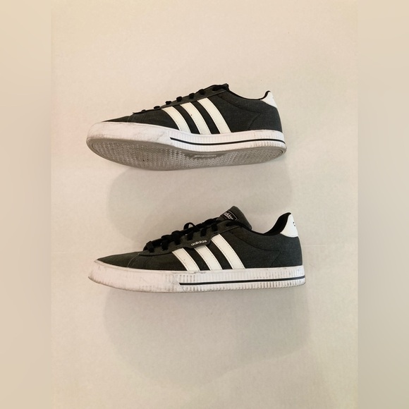 Adidas 🟣 GUC Men's Size 11.5 Daily 3.0 Skateboarding Sneakers - Picture 4 of 9